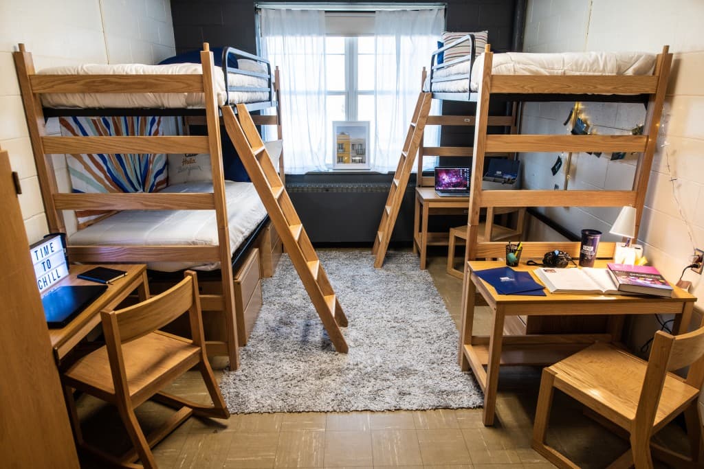 5 Tips to Make Moving Out of Your Dorm Hassle-Free